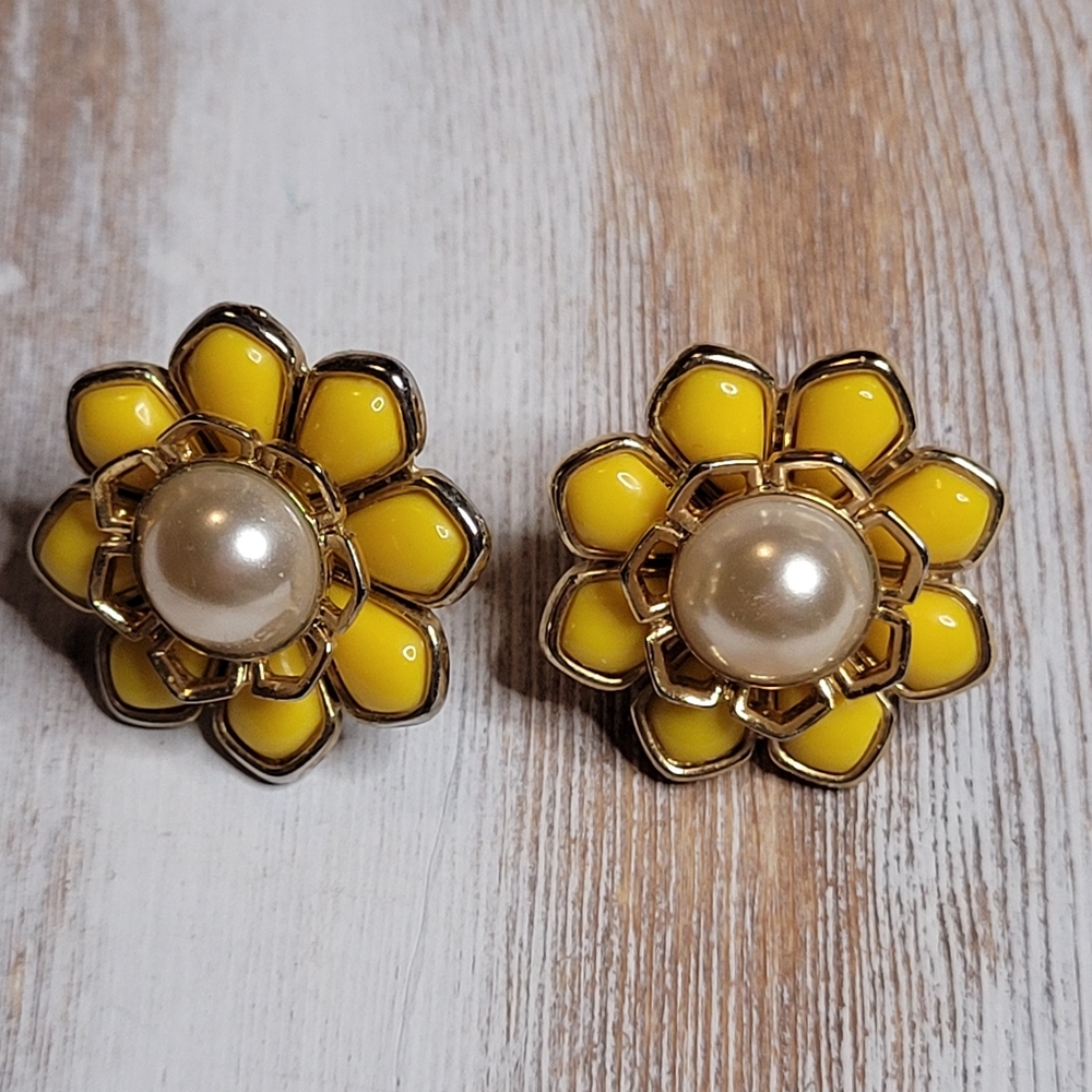 KATE SPADE Gold Plated Imitation Pearl Yellow Flower Earrings